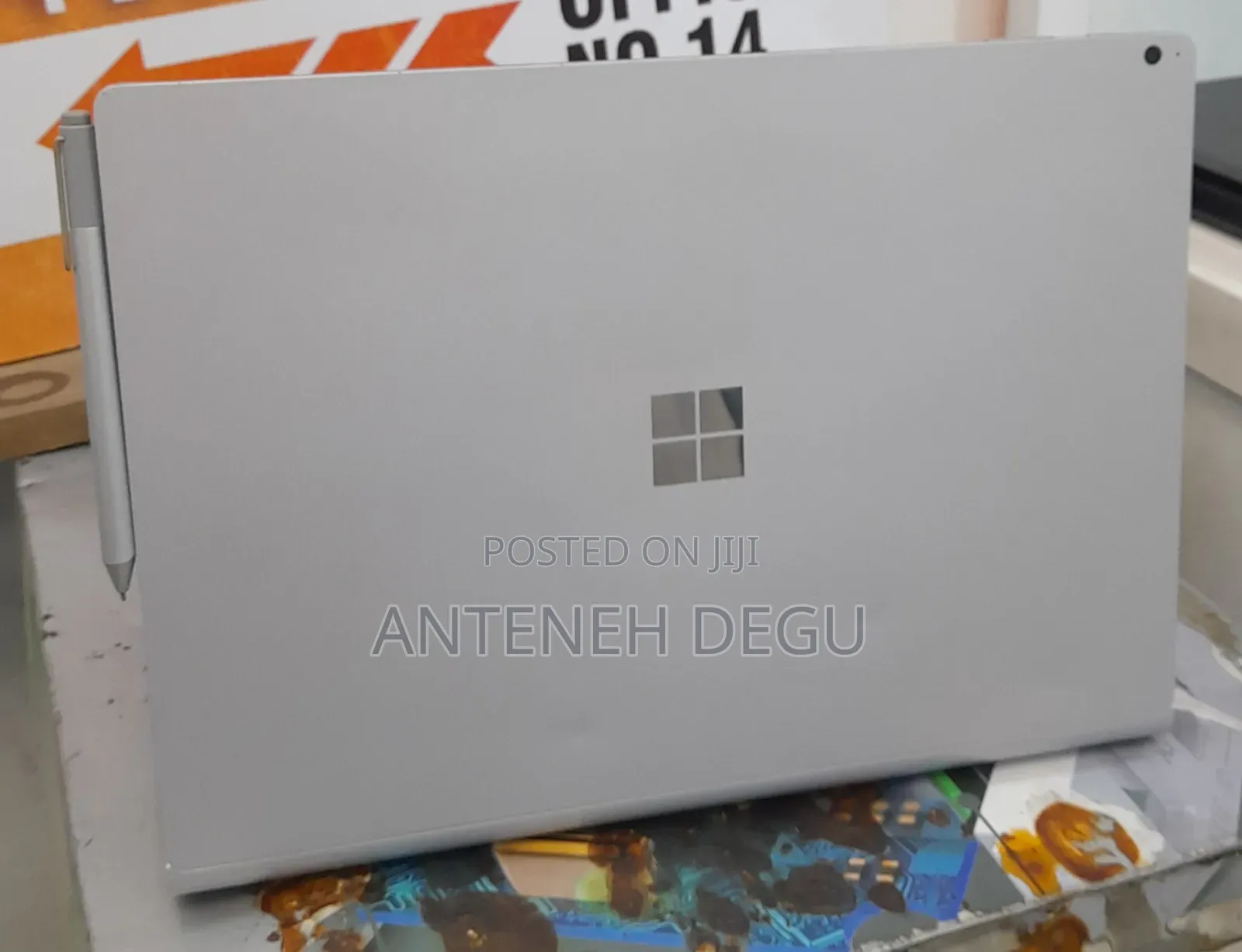 New Laptop Microsoft Surface Book 2 16GB Intel Core I7 SSD 256GB