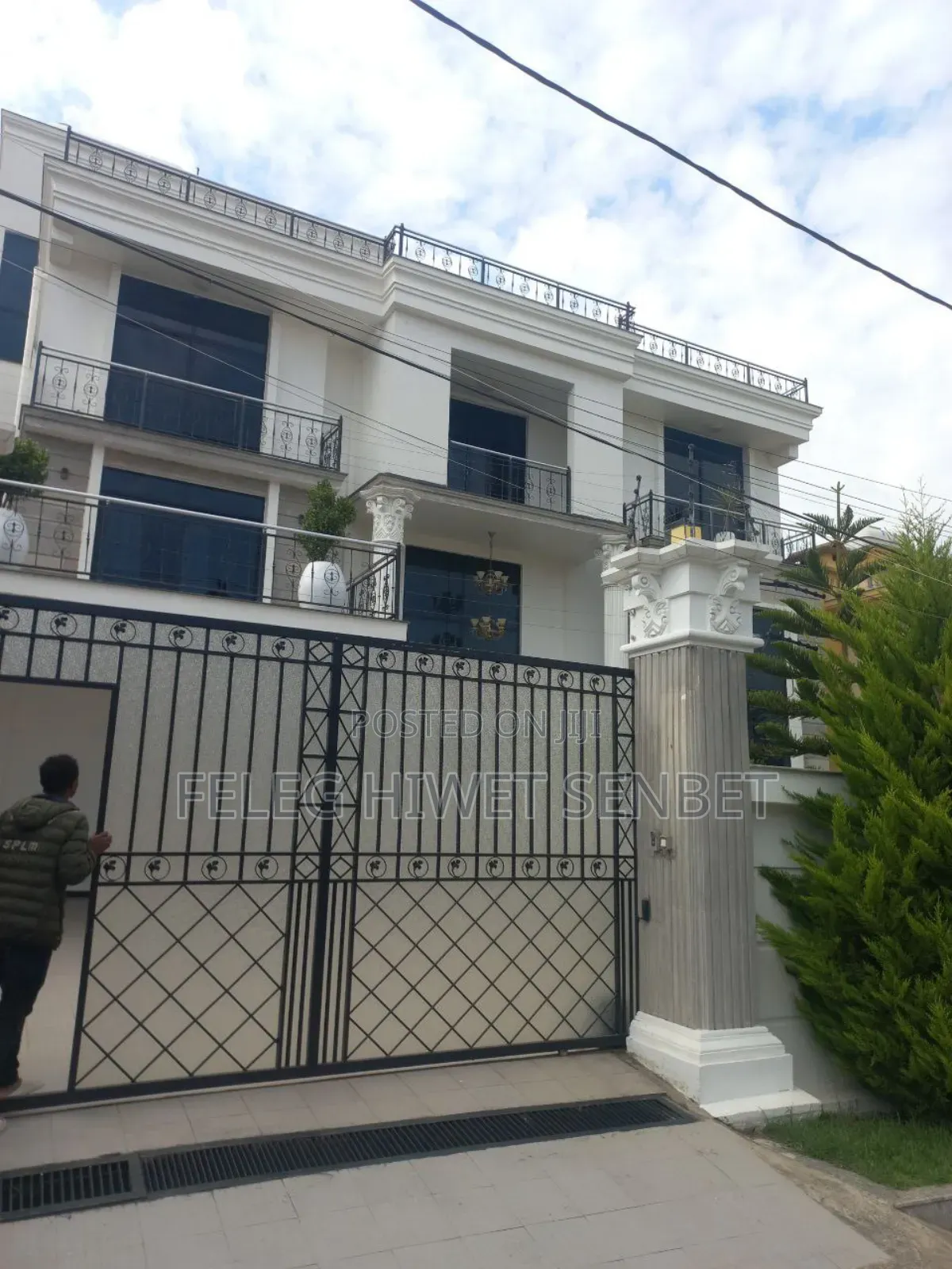 Furnished 8bdrm House in አአ, Bole for sale