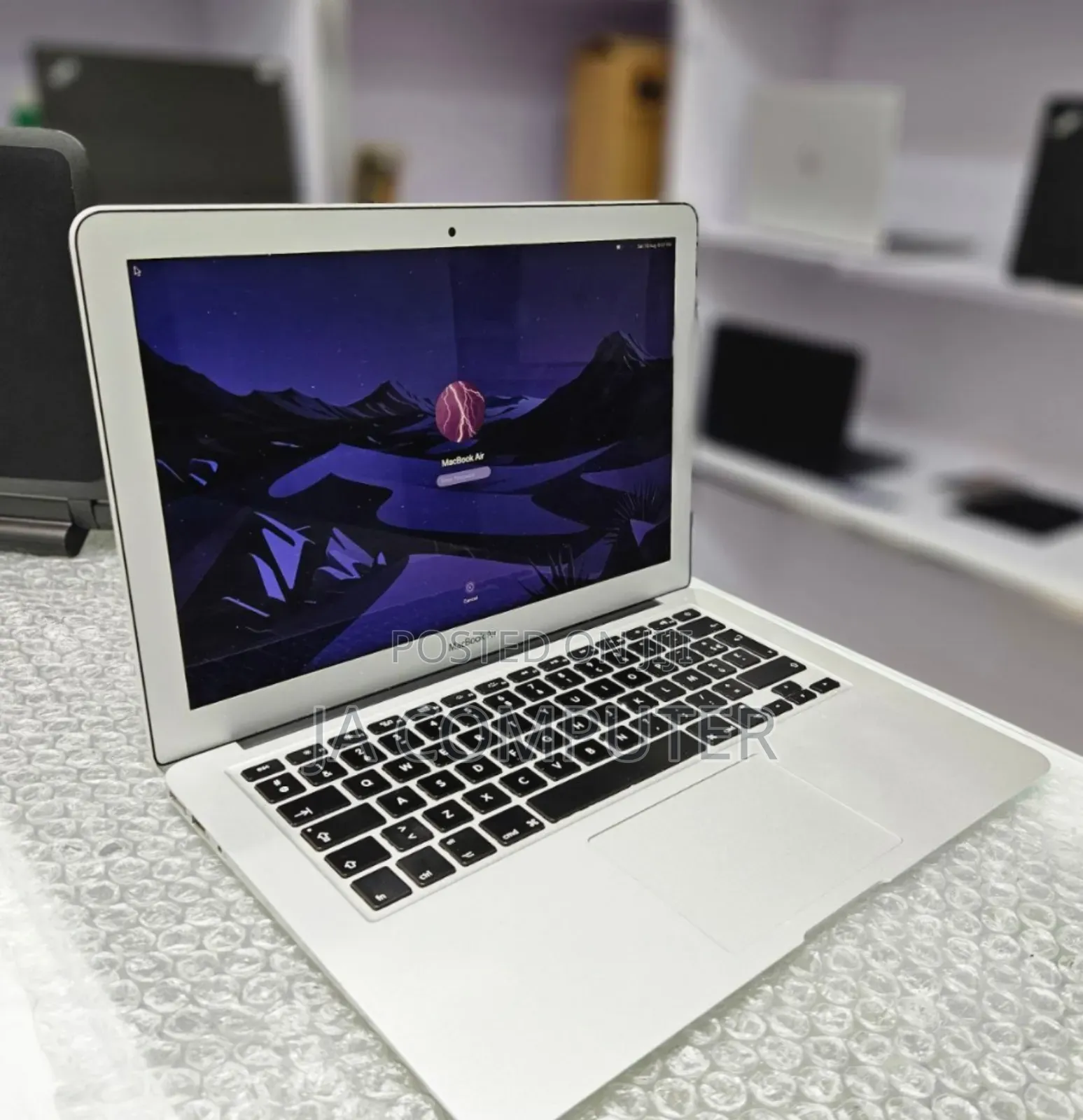 New Laptop Apple MacBook Air 2014 8GB Intel Core I7 SSD 256GB