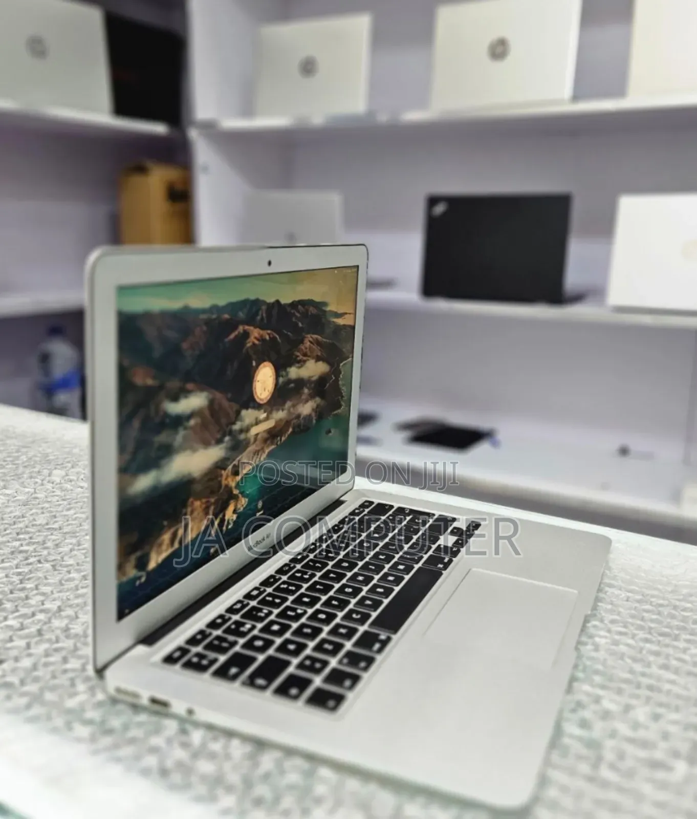 New Laptop Apple MacBook Air 2013 4GB Intel Core I5 SSD 128GB