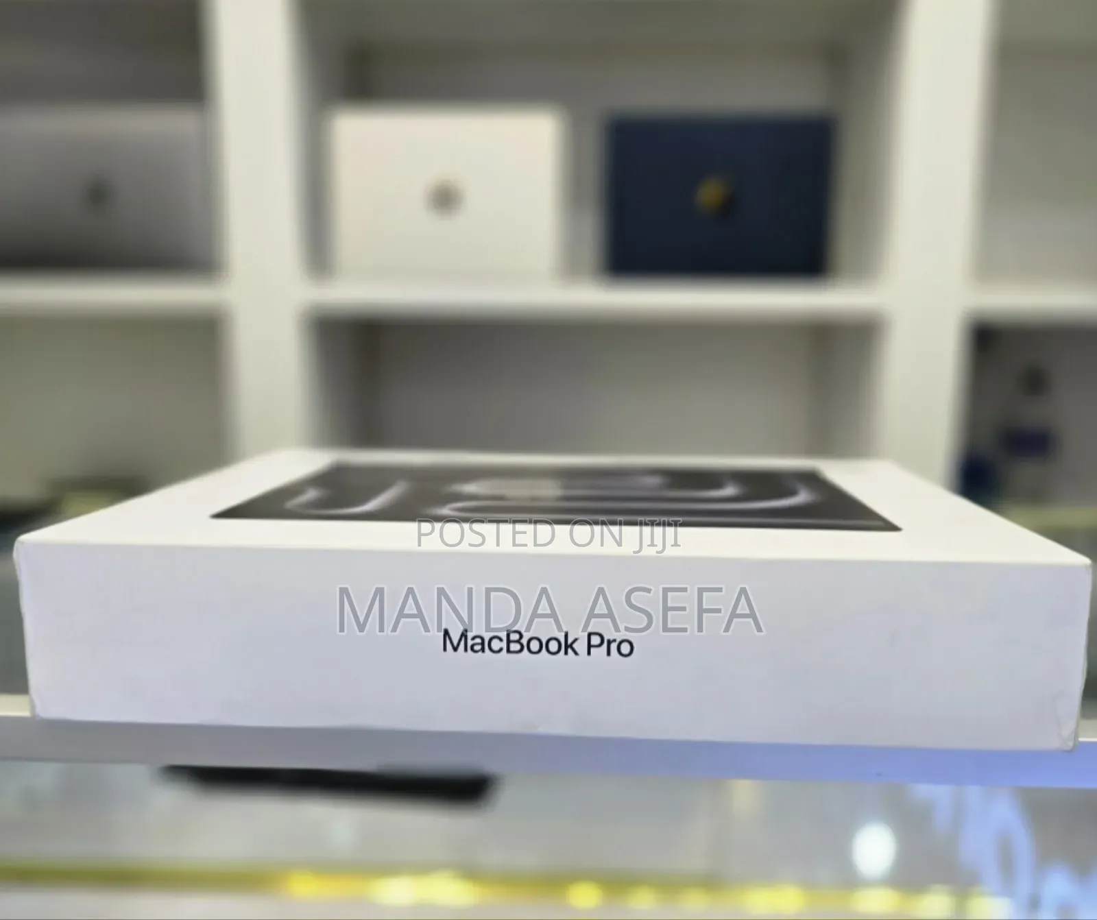 New Laptop Apple MacBook Pro 18GB Apple M3 SSD 512GB