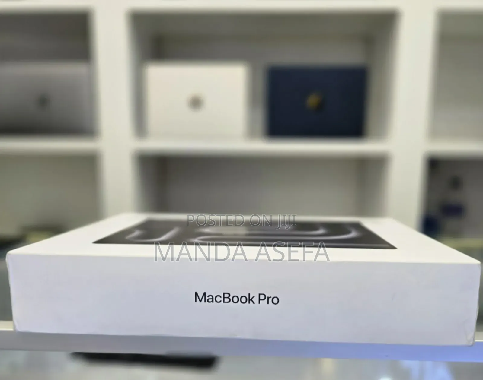 New Laptop Apple MacBook Pro 18GB Apple M3 SSD 512GB