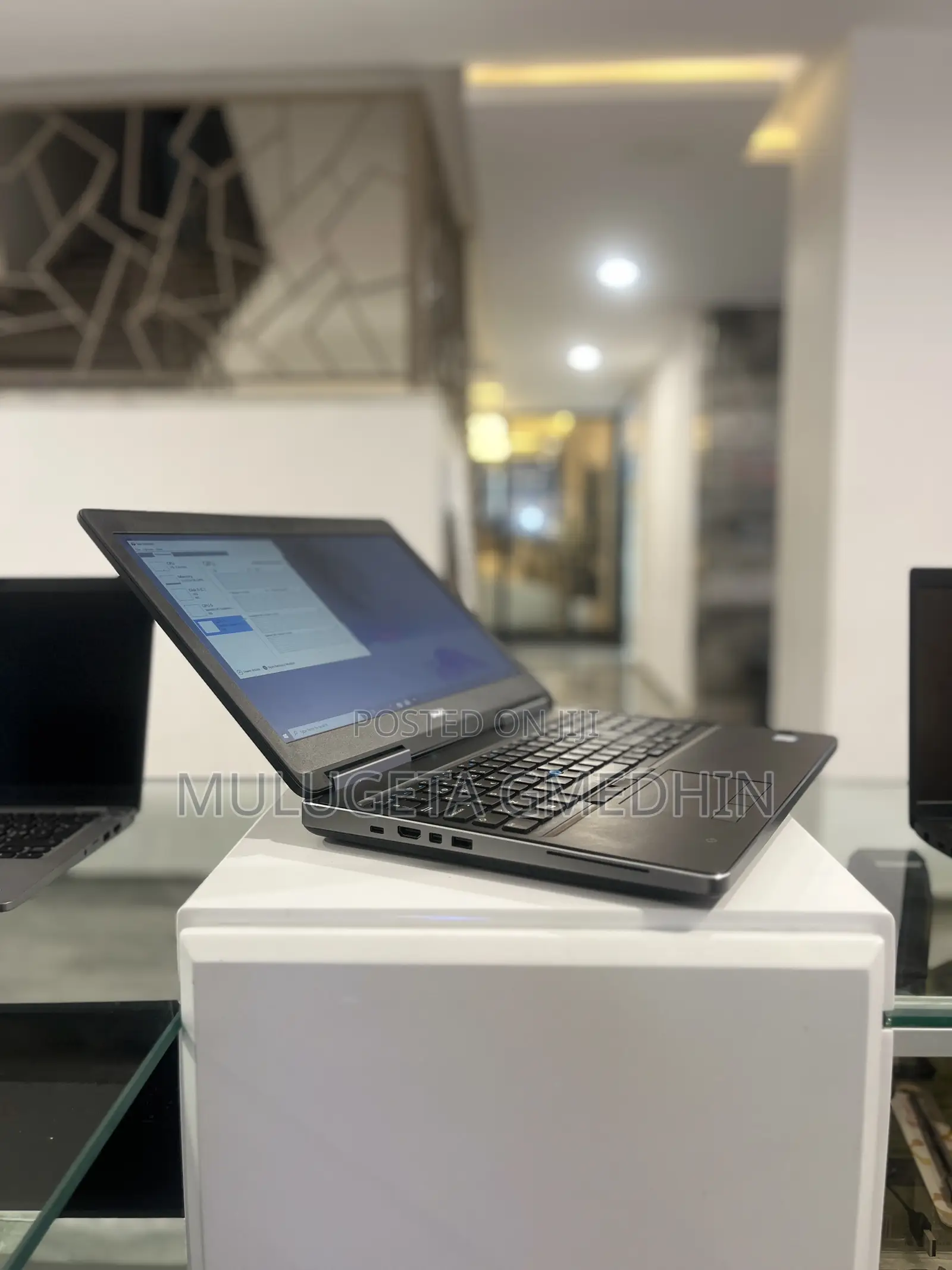 New Laptop Dell Precision 7520 16GB Intel Core I7 SSD 512GB