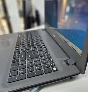 New Laptop Acer Aspire E5 4GB Intel Core I3 HDD 320GB