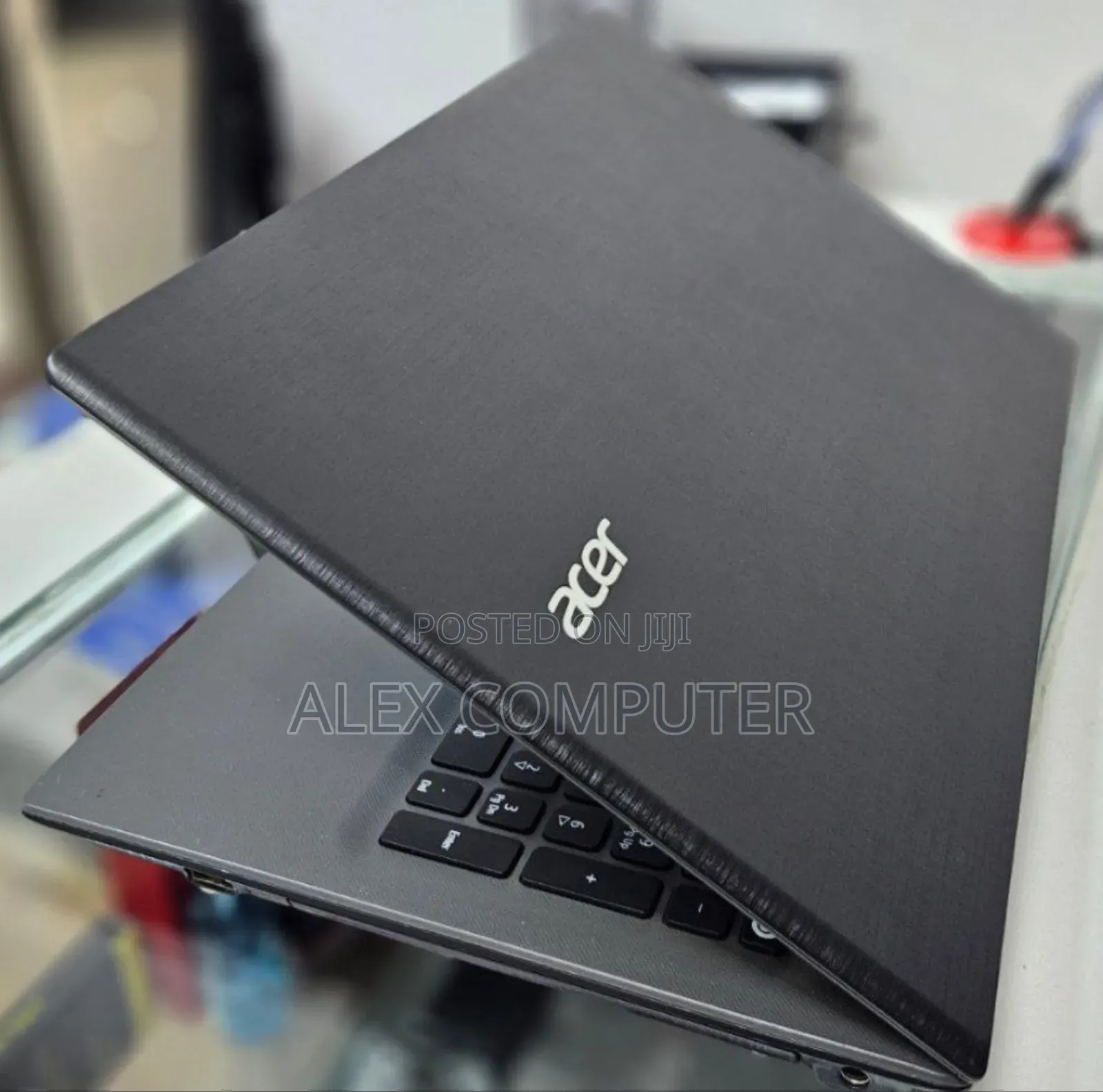 New Laptop Acer Aspire E5 4GB Intel Core I3 HDD 320GB