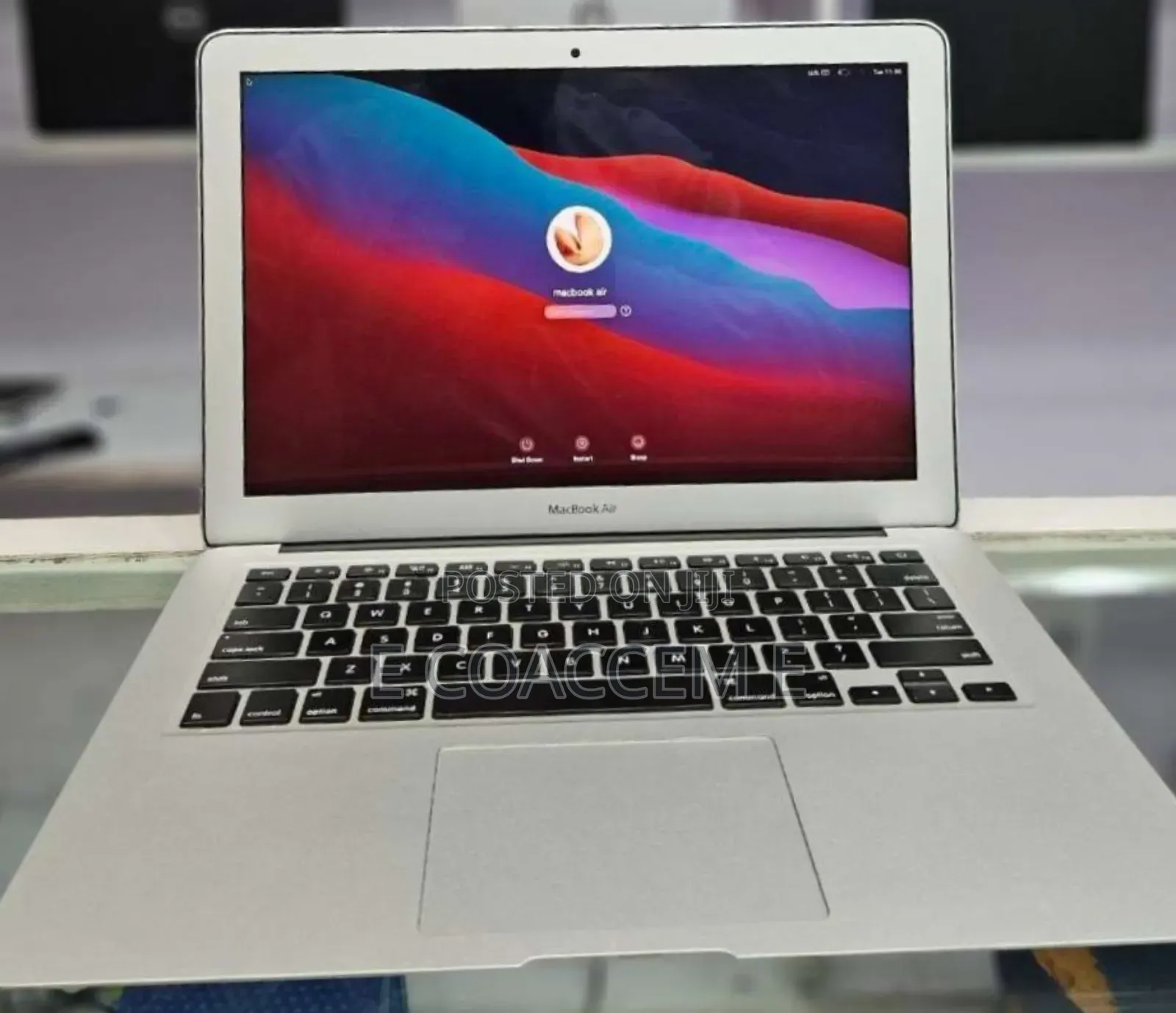 New Laptop Apple MacBook 8GB Intel Core I5 SSD 128GB