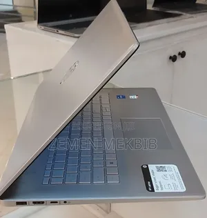 New Laptop HP Stream Notebook 8GB Intel Core I5 SSD 256GB