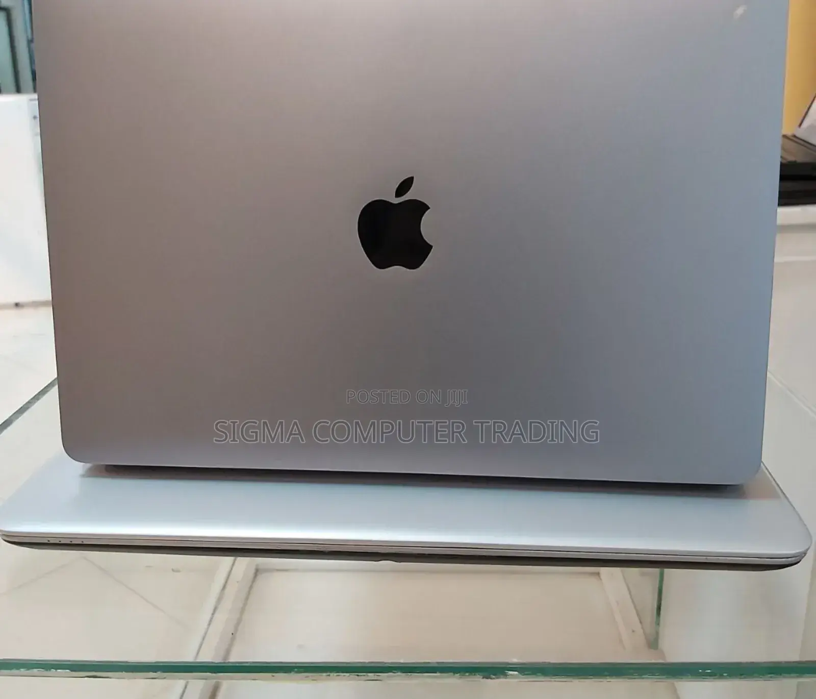 New Laptop Apple MacBook Air 2020 M1 8GB Apple M1 SSD 256GB