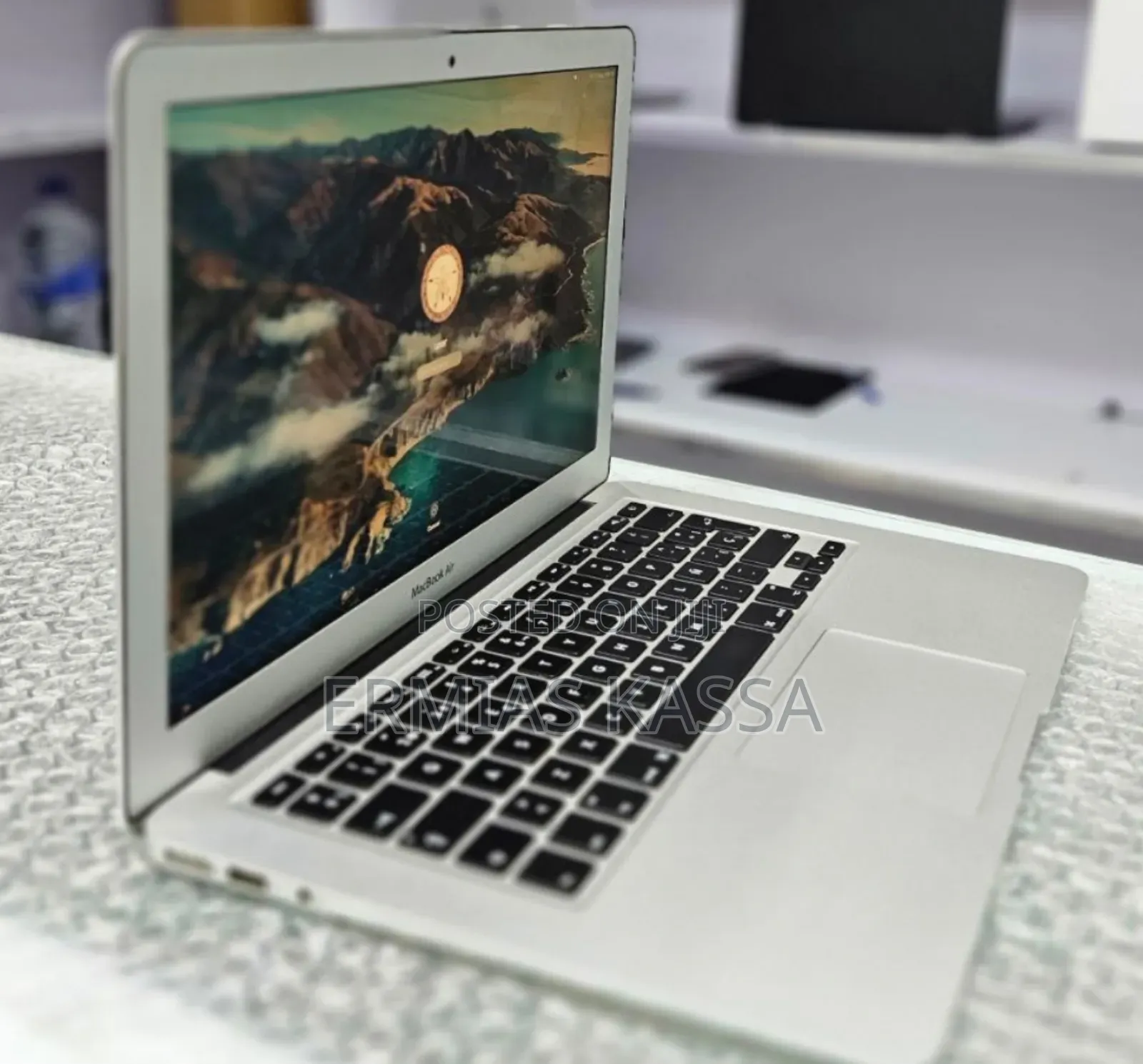 New Laptop Apple MacBook Air 2014 4GB Intel Core I5 SSD 128GB