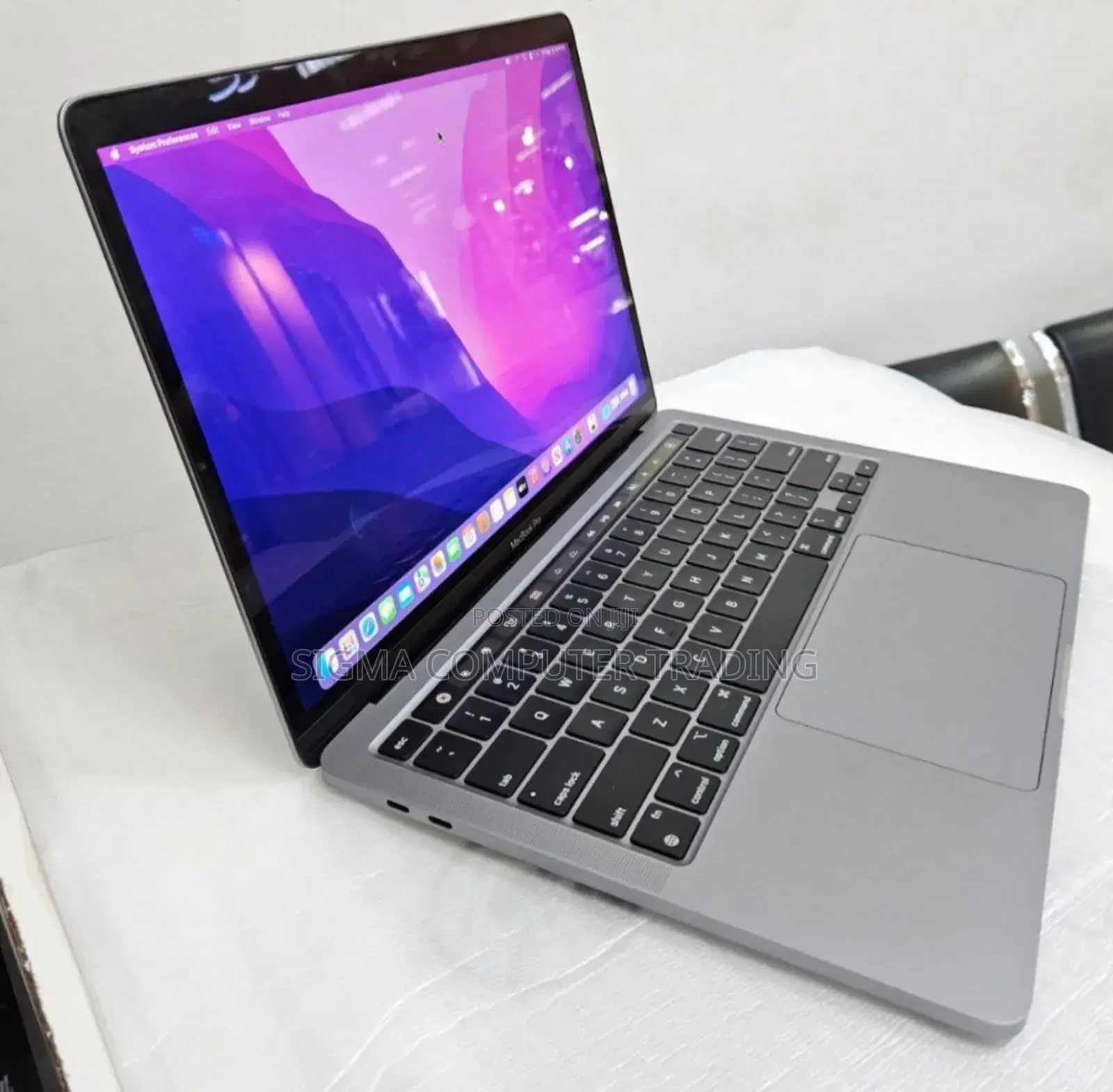 New Laptop Apple MacBook Pro M1 8GB Apple M1 SSD 512GB