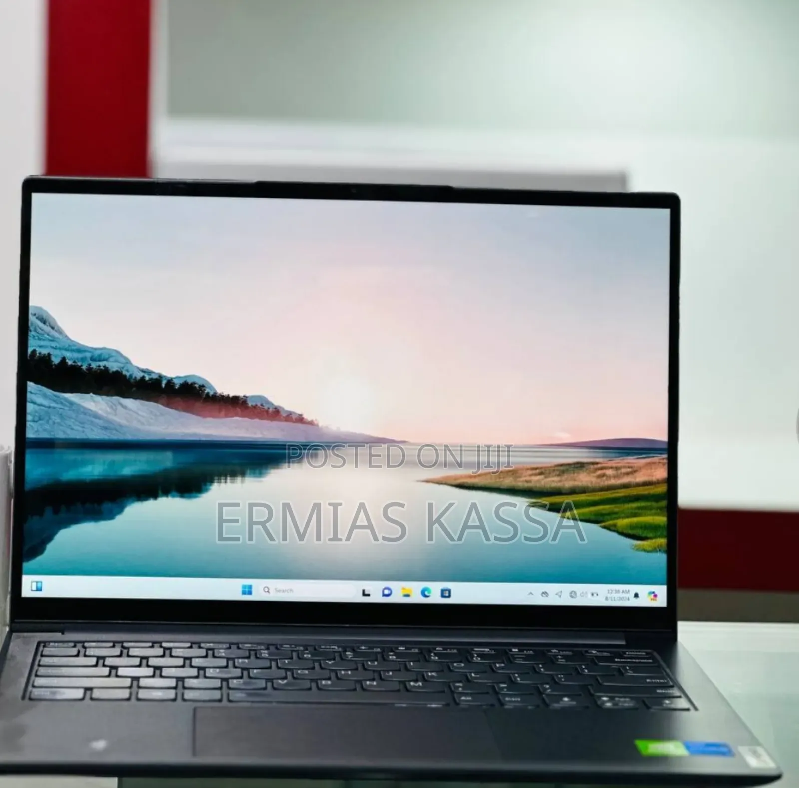 New Laptop Lenovo Yoga 700 16GB Intel Core I7 SSD 512GB