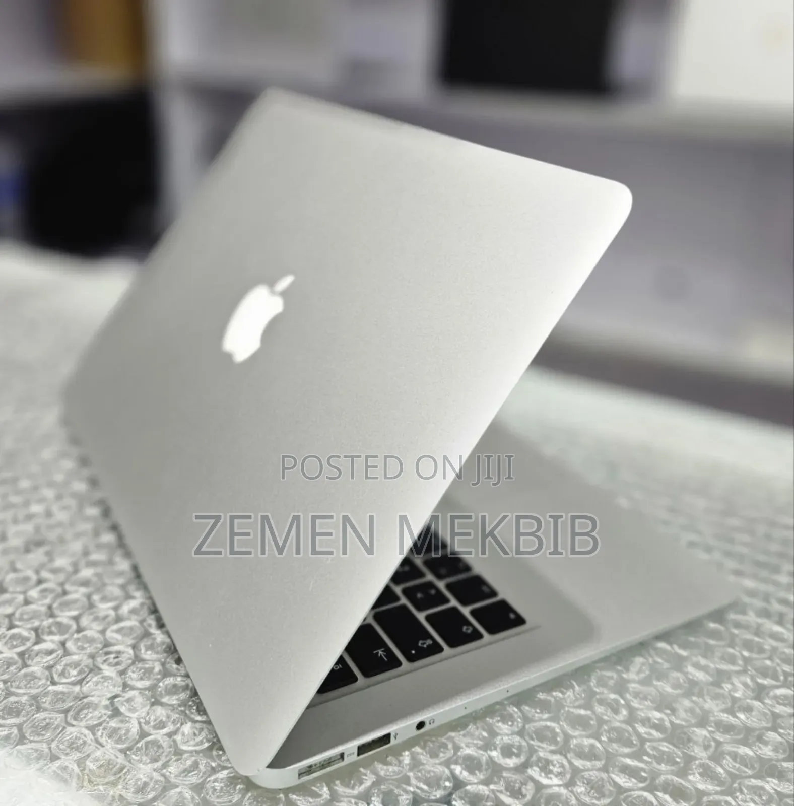 New Laptop Apple MacBook Air 2013 4GB Intel Core I5 SSD 128GB