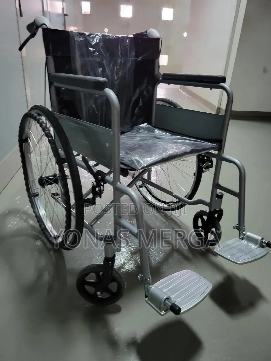 Wheelchair~Wheelchair Load:150KG
Use Crowd:Elderly /Disabled