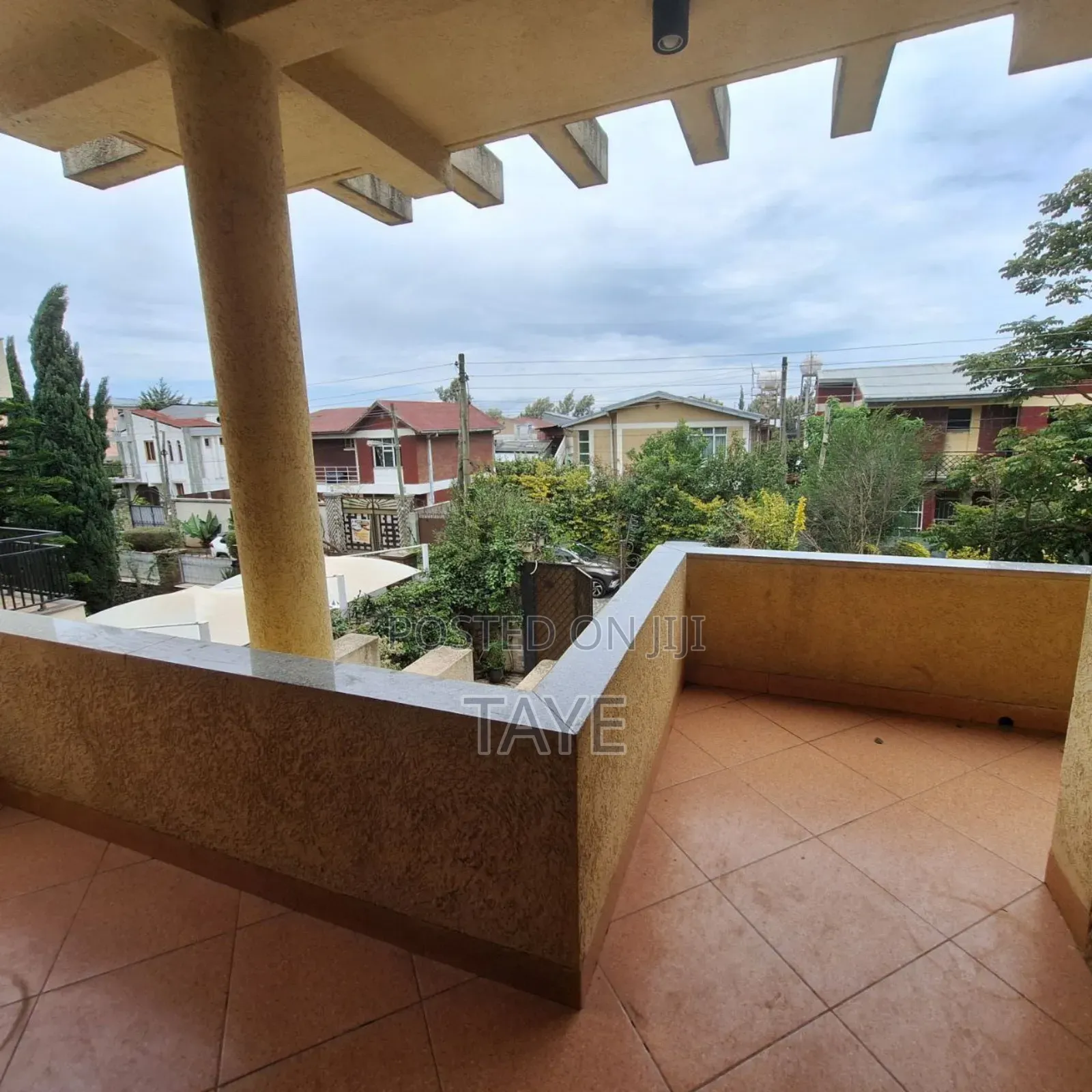 6bdrm Mansion in Kirkos for sale