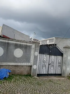 3bdrm House in Wosene Compound, Yeka for sale
