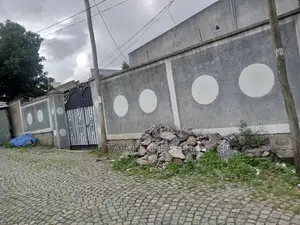 3bdrm House in Wosene Compound, Yeka for sale