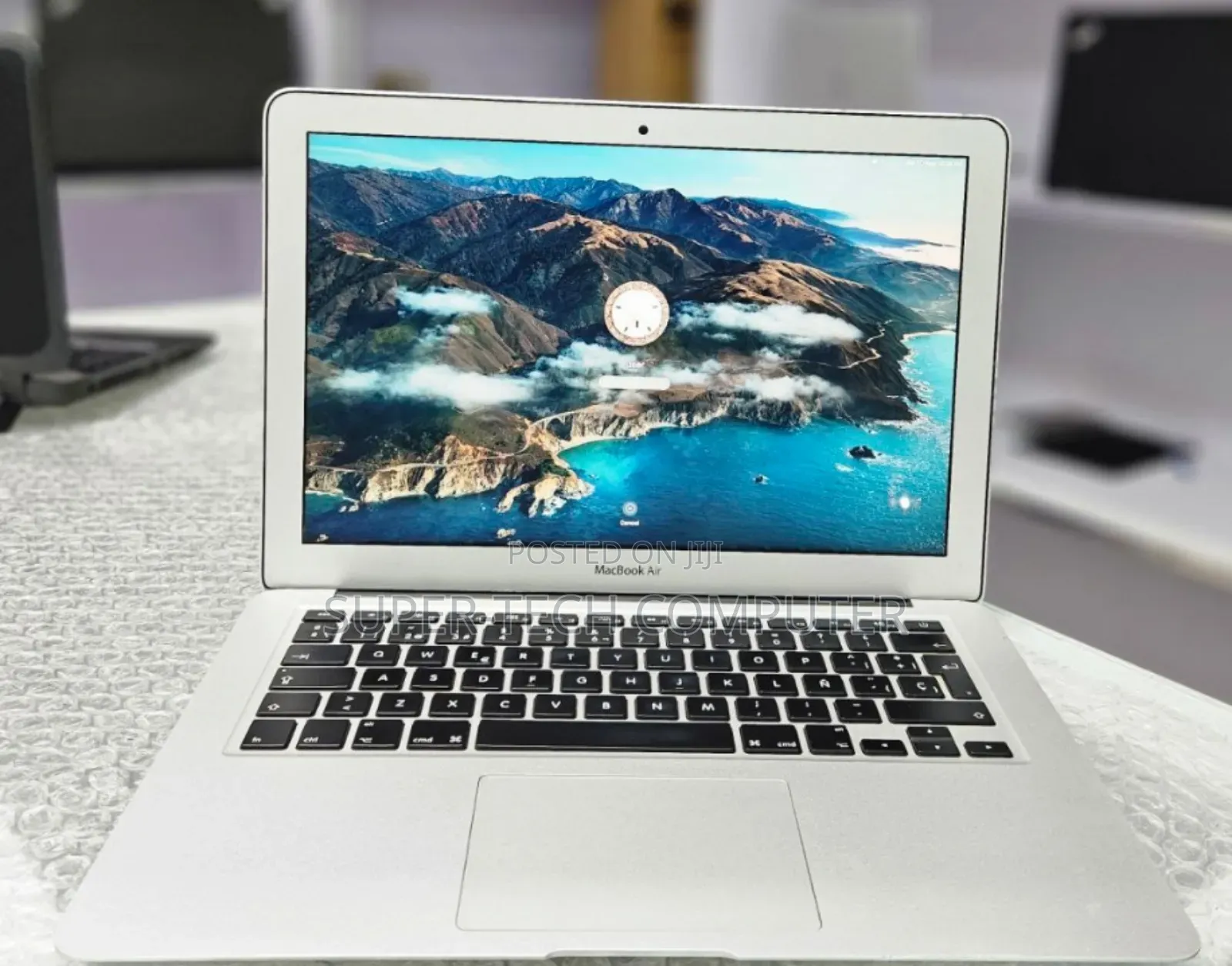 New Laptop Apple MacBook Air 2013 4GB Intel Core I5 SSD 128GB