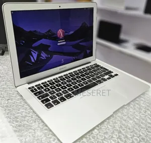 New Laptop Apple MacBook 2017 8GB Intel Core I7 SSD 128GB