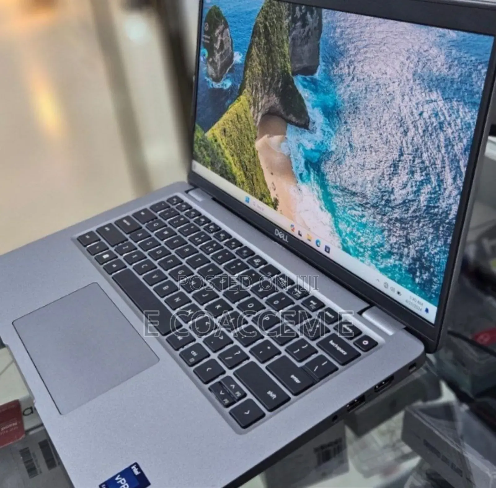 New Laptop Dell 8GB Intel Core I7 SSD 256GB