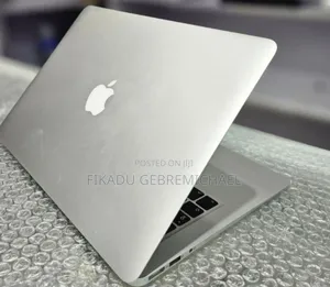 New Laptop Apple MacBook Air 2014 8GB Intel Core I7 SSD 256GB