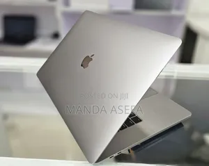 New Laptop Apple MacBook Pro 2016 16GB Intel Core I7 SSD 256GB