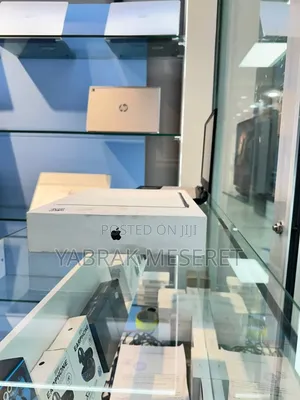 New Laptop Apple MacBook Air 2024 M3 13-Inch 16GB Apple M3 SSD 256GB