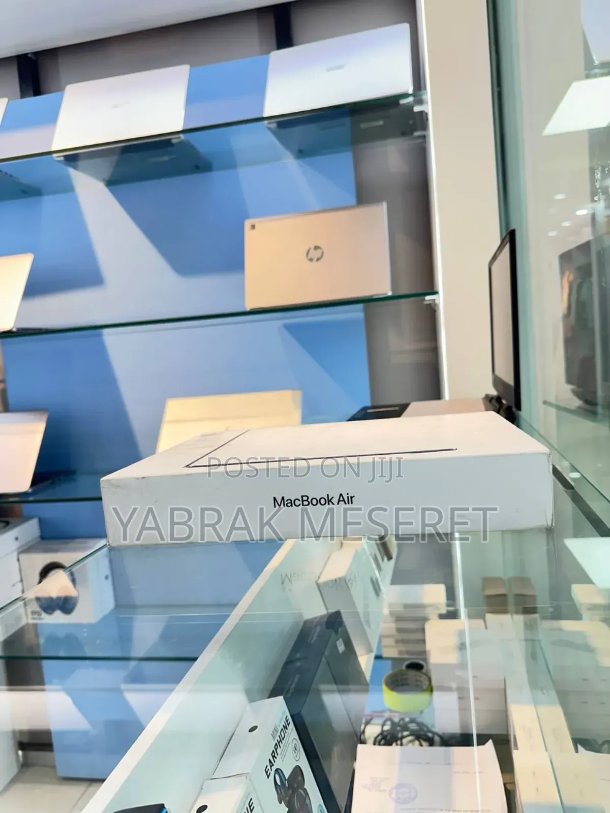 New Laptop Apple MacBook Air 2024 M3 13-Inch 16GB Apple M3 SSD 256GB