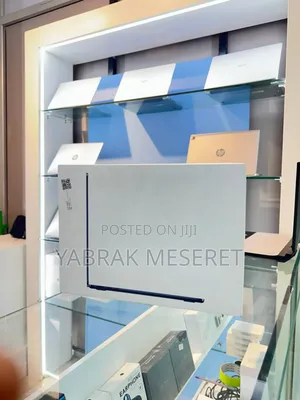 New Laptop Apple MacBook Air 2024 M3 13-Inch 16GB Apple M3 SSD 256GB