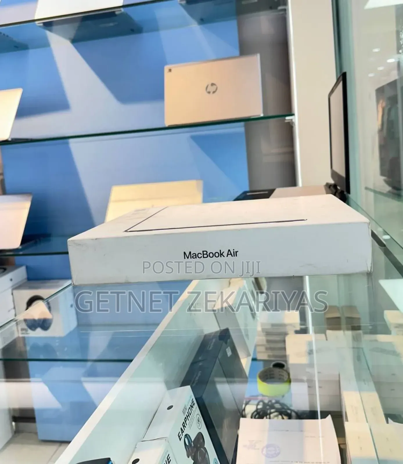 New Laptop Apple MacBook Air 2024 M3 13-Inch 8GB Apple M3 SSD 256GB