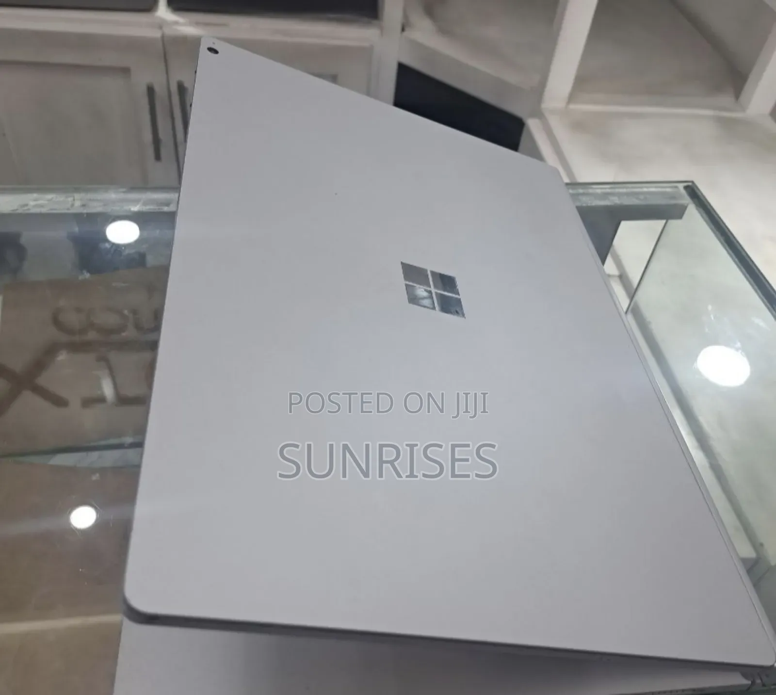 New Laptop Microsoft Surface Book 2 16GB Intel Core I7 SSD 256GB