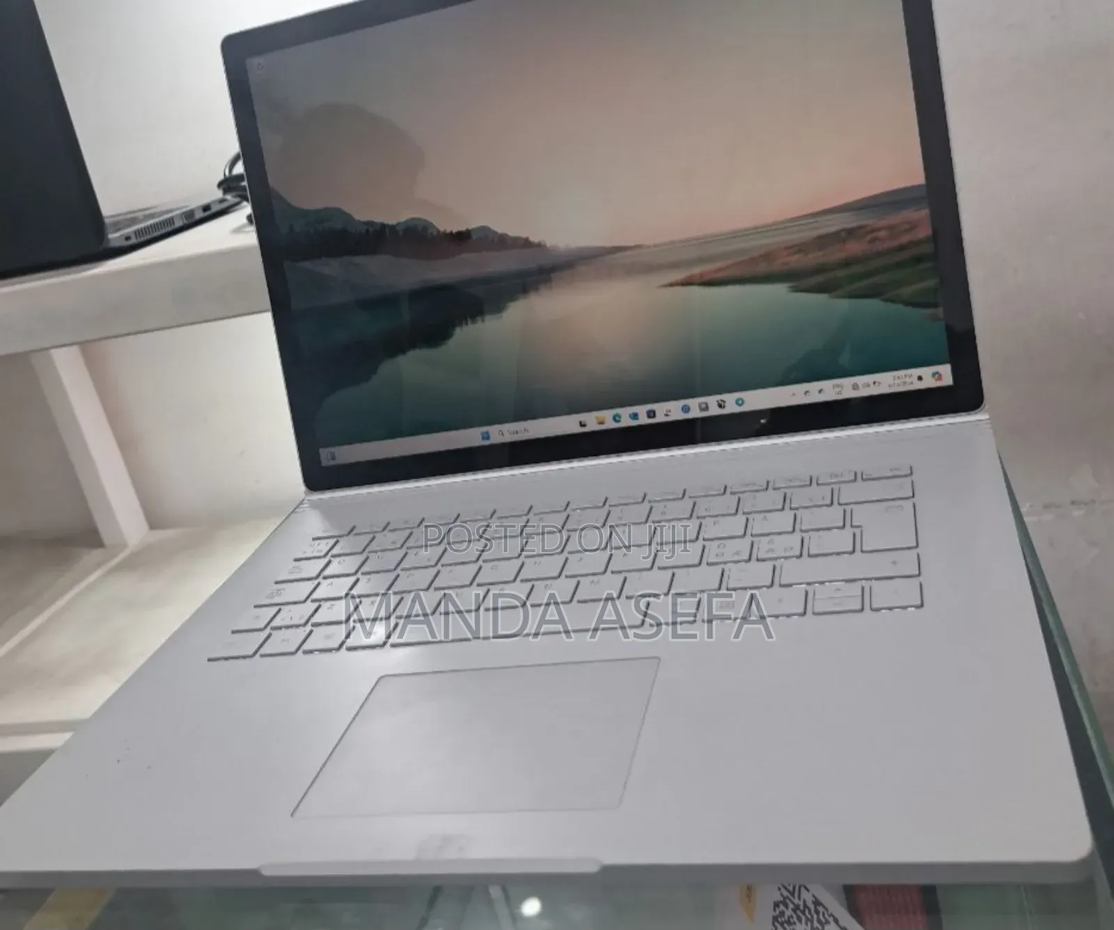 New Laptop Microsoft Surface Book 2 16GB Intel Core I7 SSD 256GB
