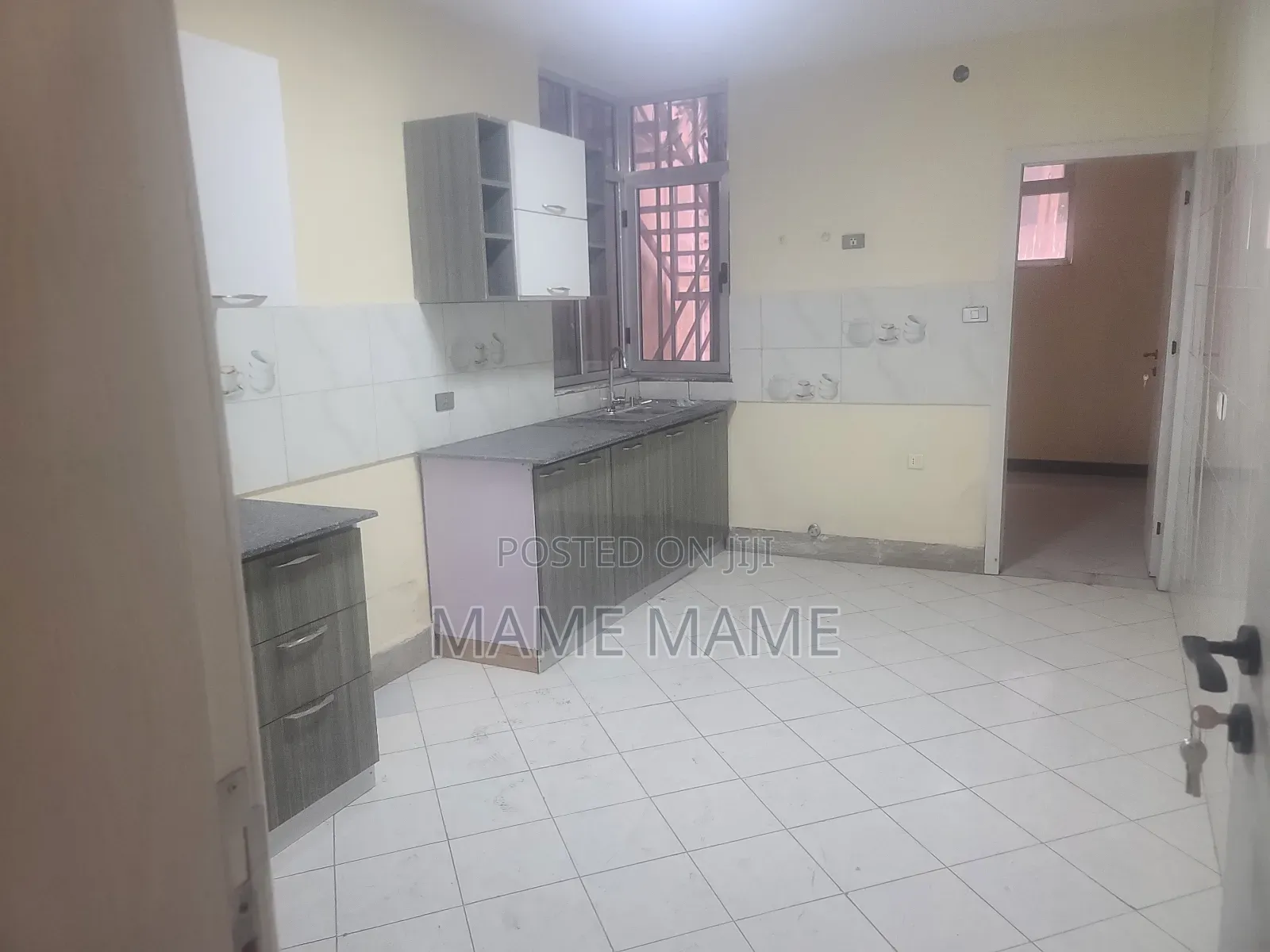 3bdrm Apartment in Addis Abeba, Kirkos for rent