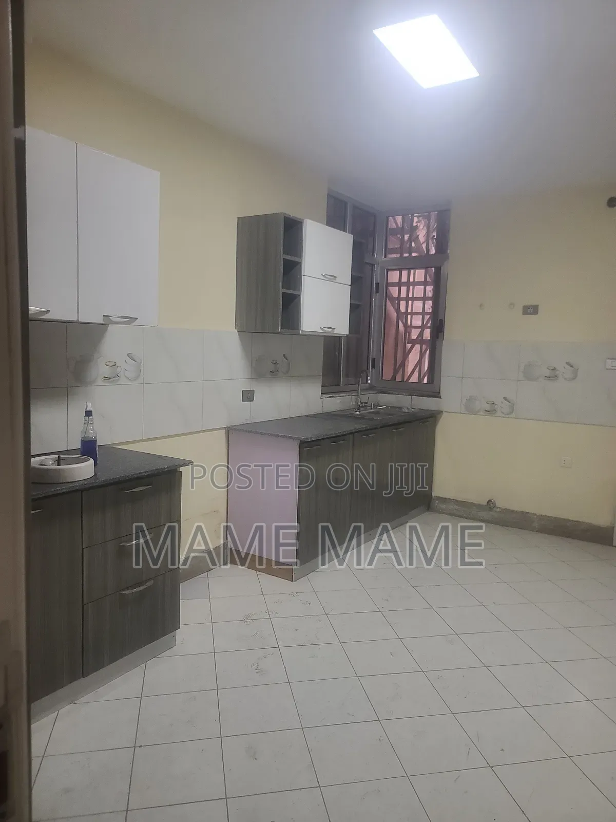 3bdrm Apartment in Addis Abeba, Kirkos for rent