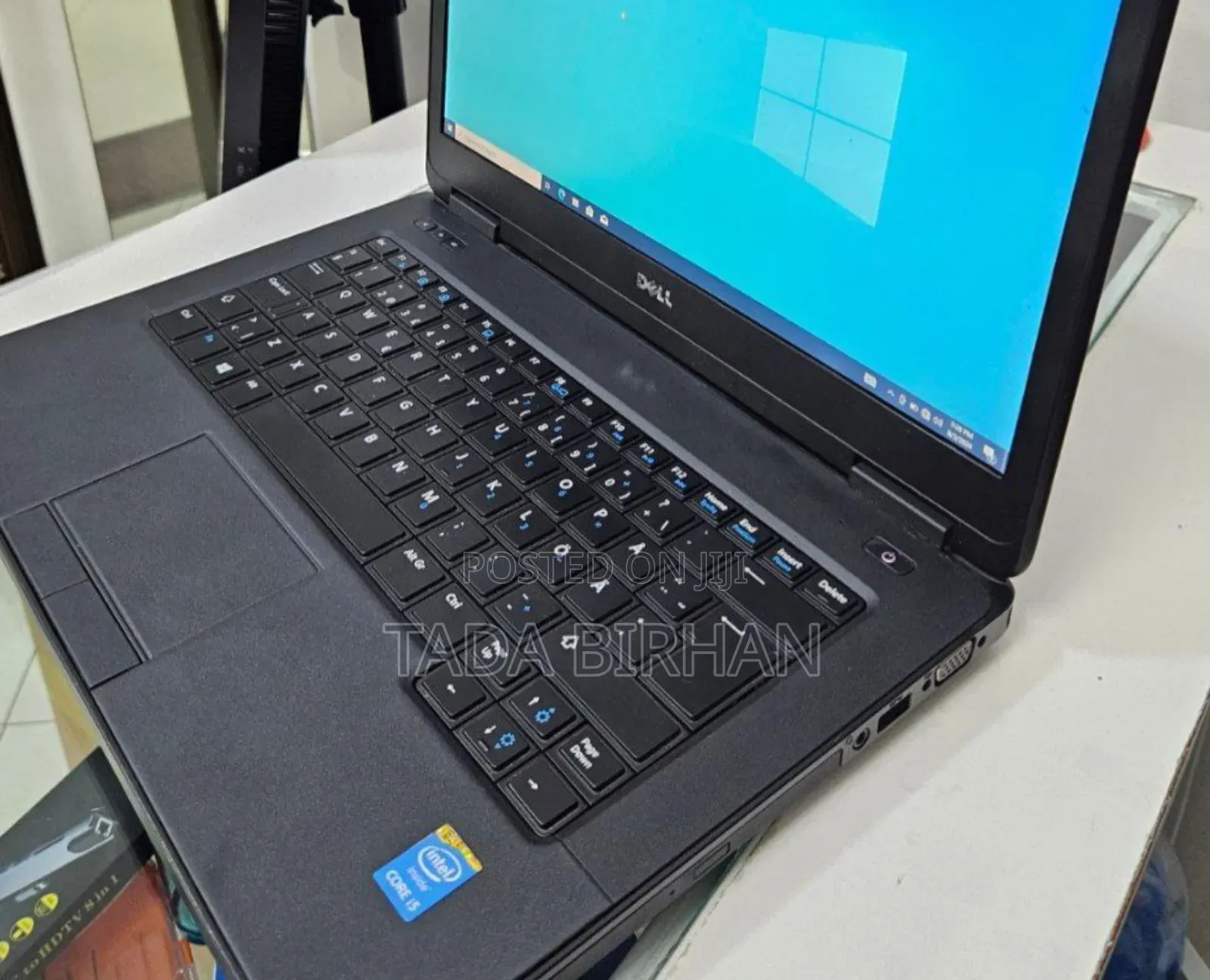 Laptop Dell Latitude 5310 4GB Intel Core I5 HDD 500GB