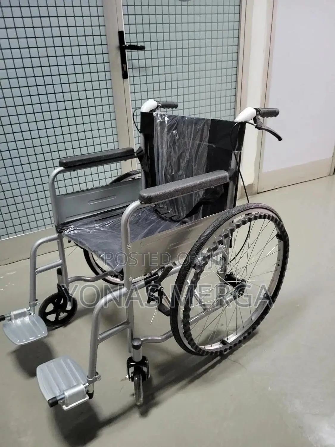 Wheelchair Remarkably Stable.Easy to Fit, Yet Very Light