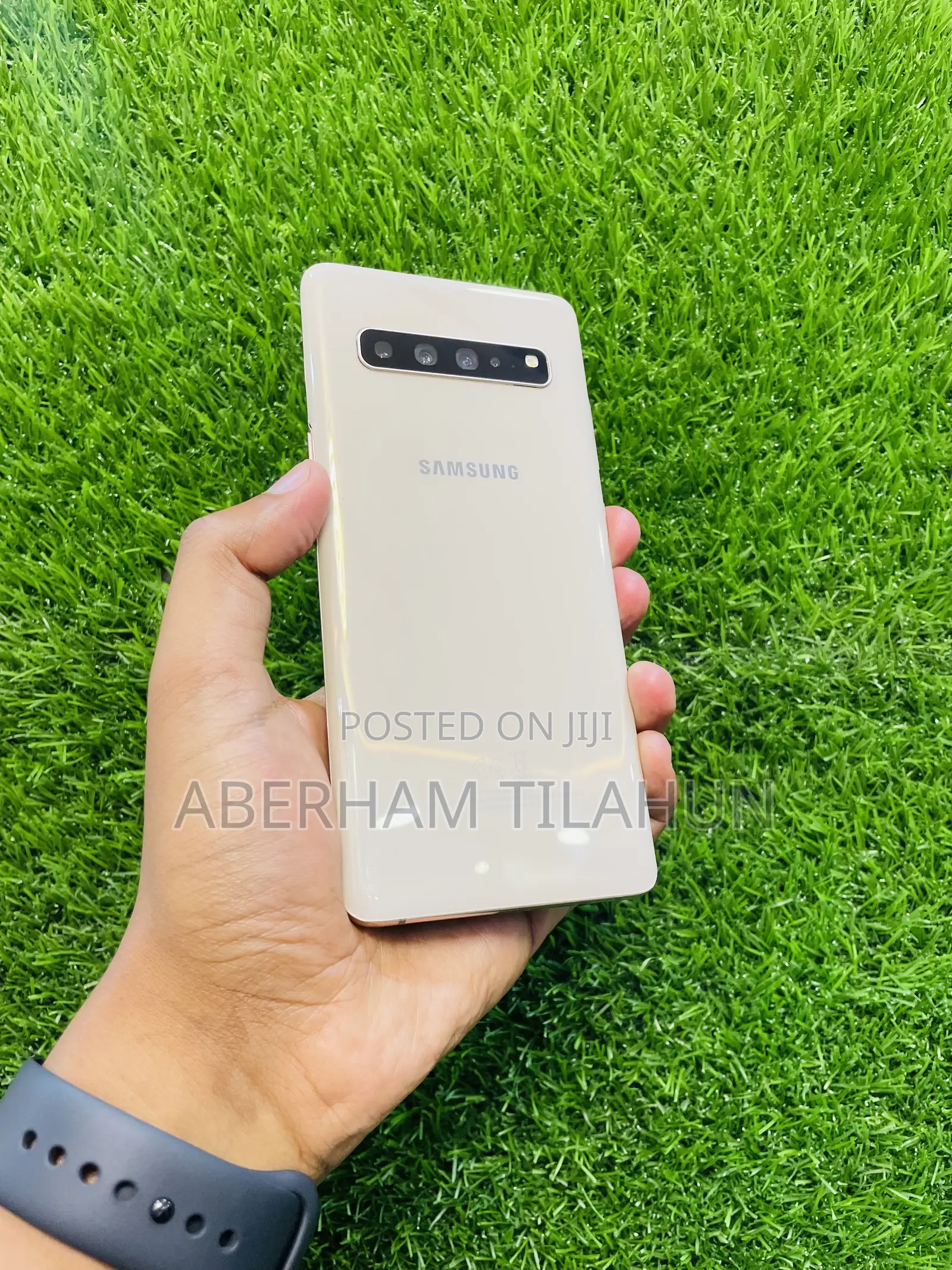 New Samsung Galaxy S10 5G 256 GB Gold