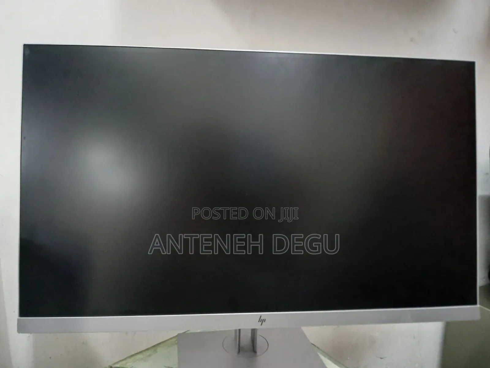 Almost New Hp 27 Inch Monitor