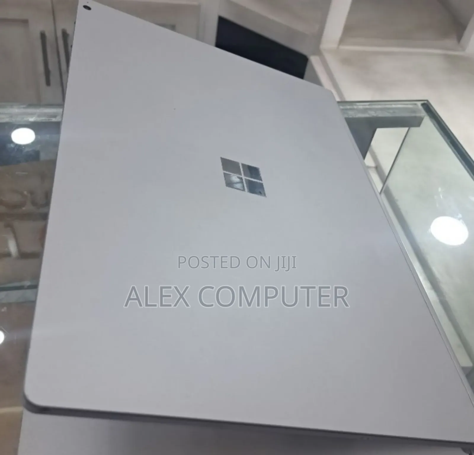 New Laptop Microsoft Surface Book 2 16GB Intel Core I7 SSD 256GB