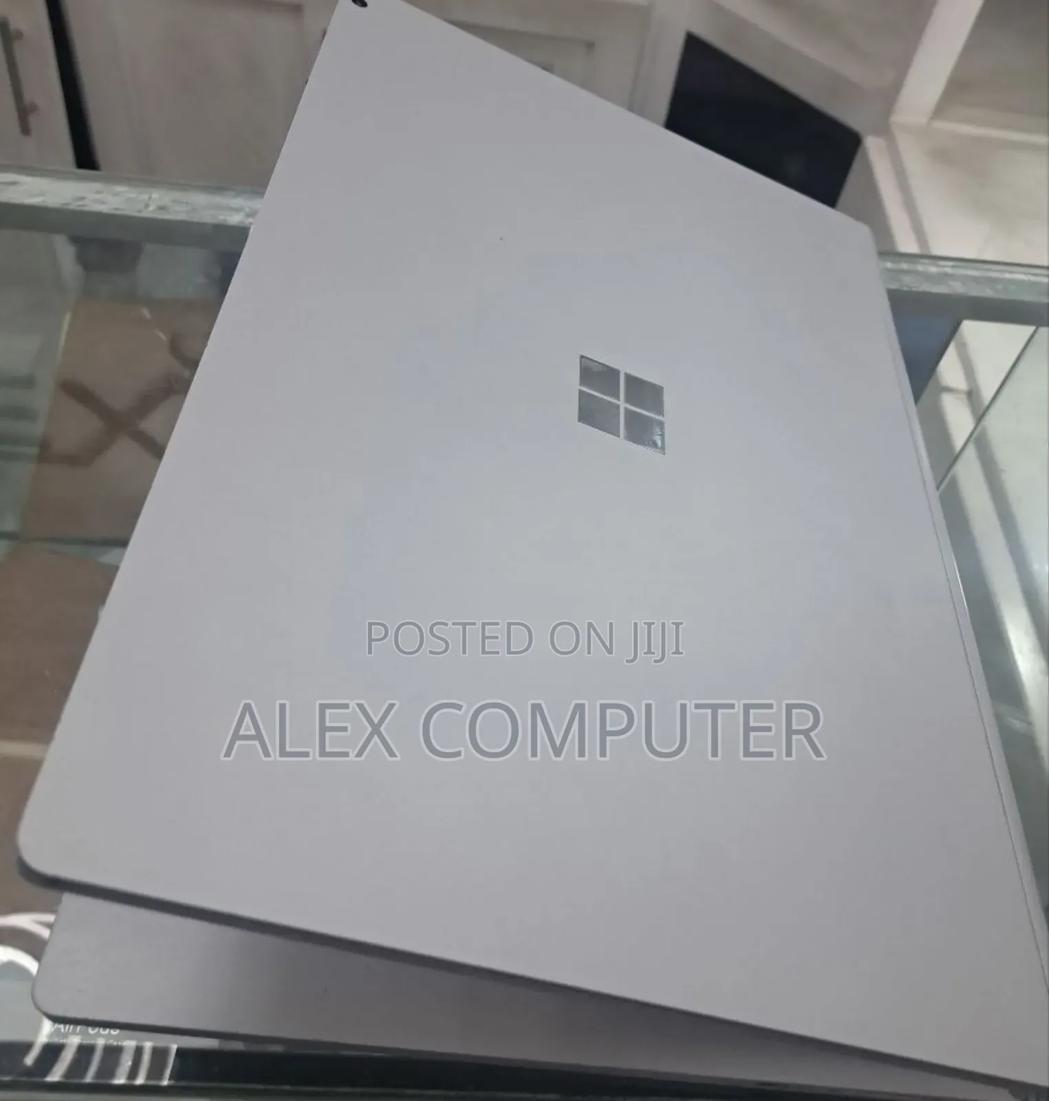 New Laptop Microsoft Surface Book 2 16GB Intel Core I7 SSD 256GB