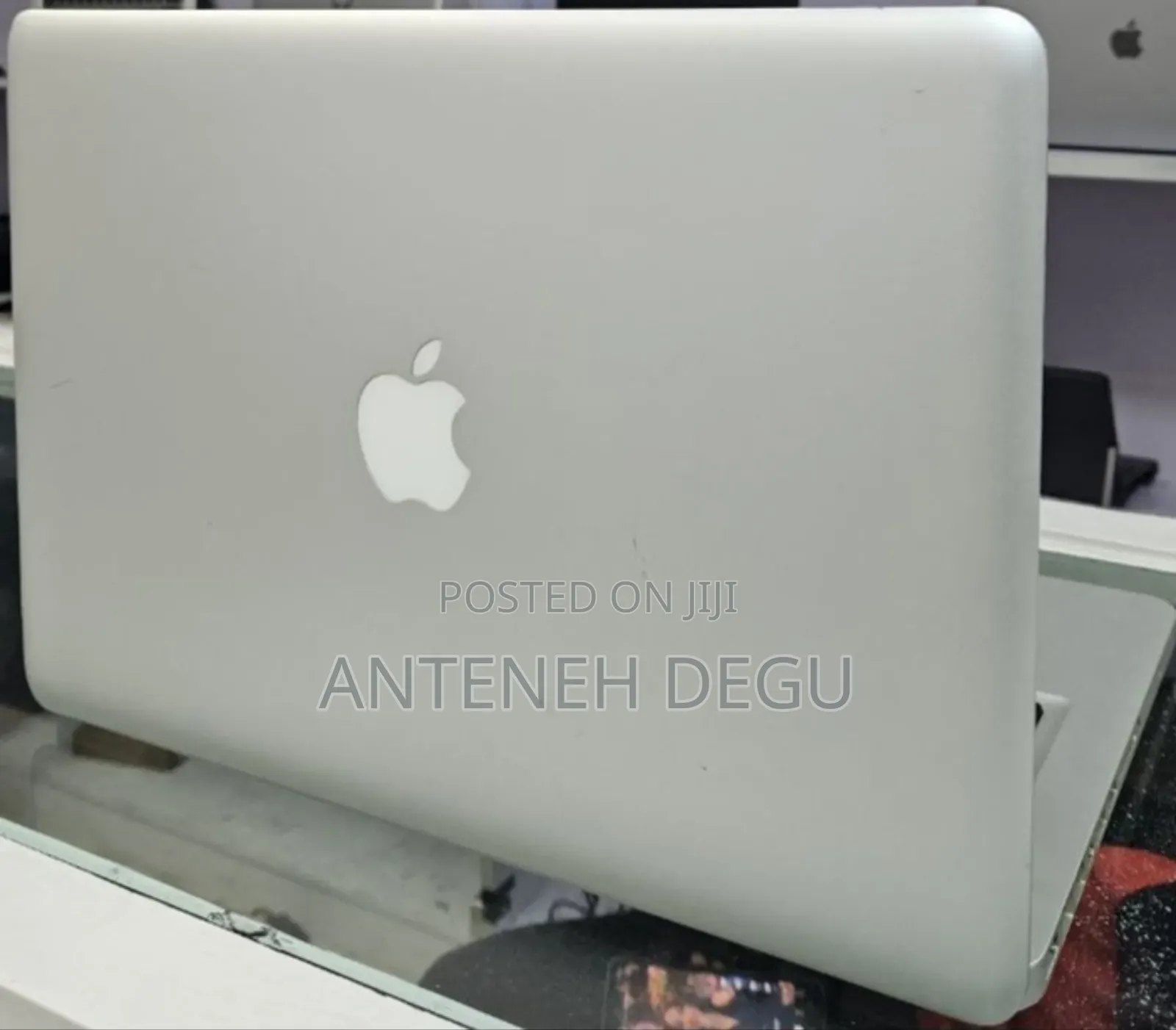 New Laptop Apple MacBook 2012 8GB Intel Core i5 SSD 256GB