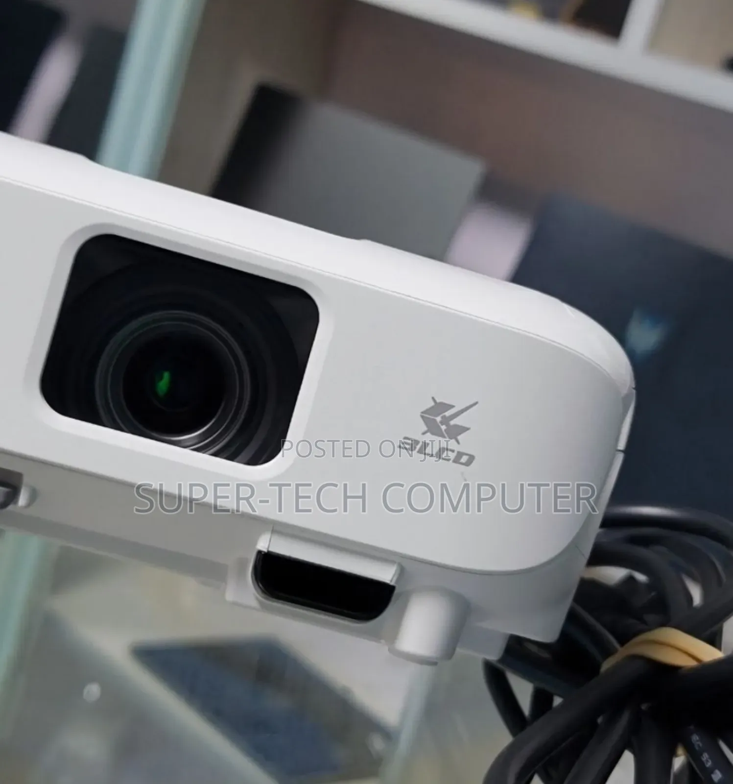 Epson EB-E01 Projector