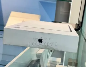 New Laptop Apple MacBook 8GB Apple M3 SSD 256GB