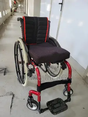Wheelchair and Legs Injury.
Package Include-1*Wheel Chair