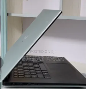 New Laptop Dell Precision 15 7550 32GB Intel Core I7 SSD 512GB