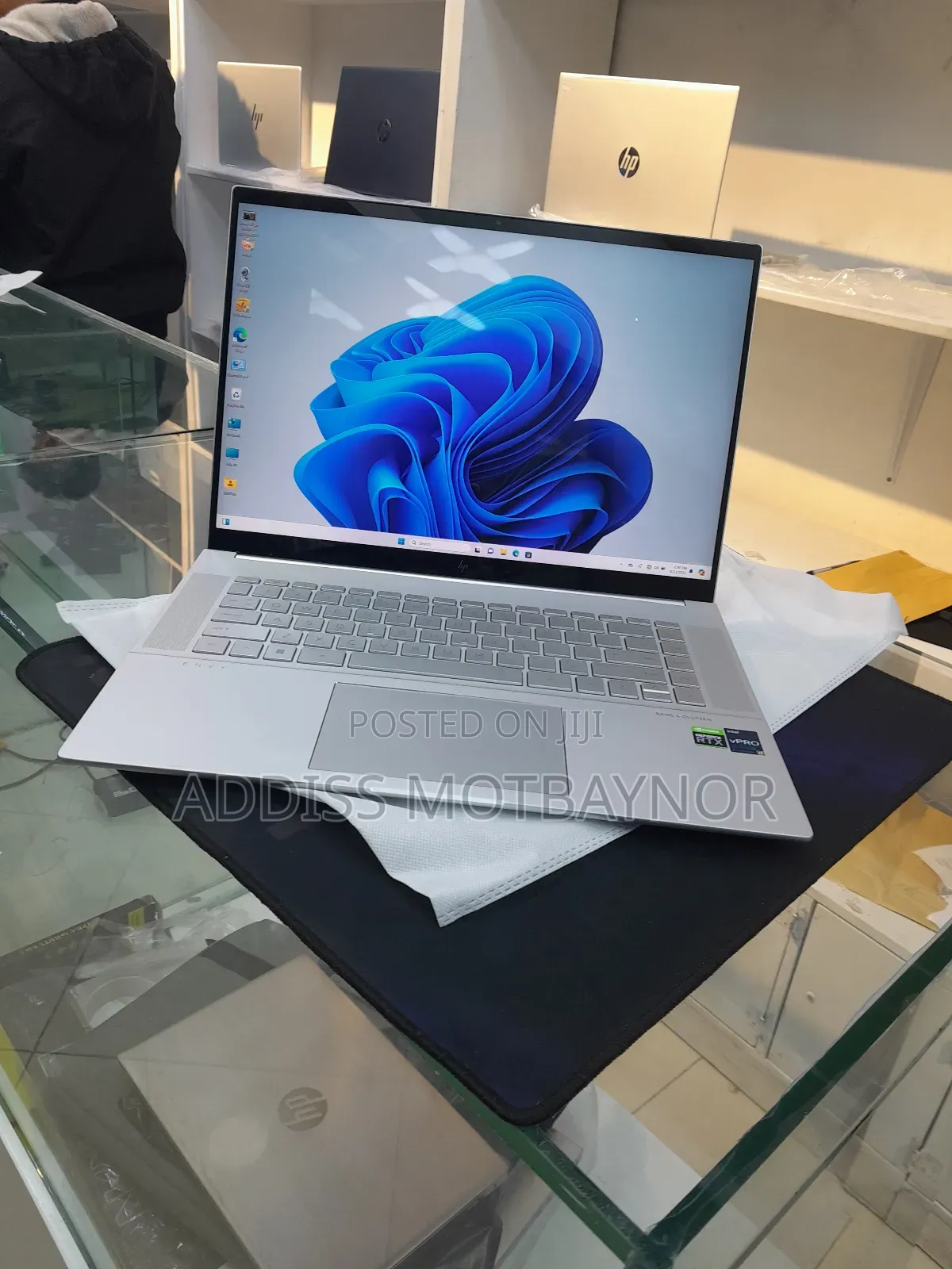 New Laptop HP Envy X360 16GB Intel Core I7 SSD 1T