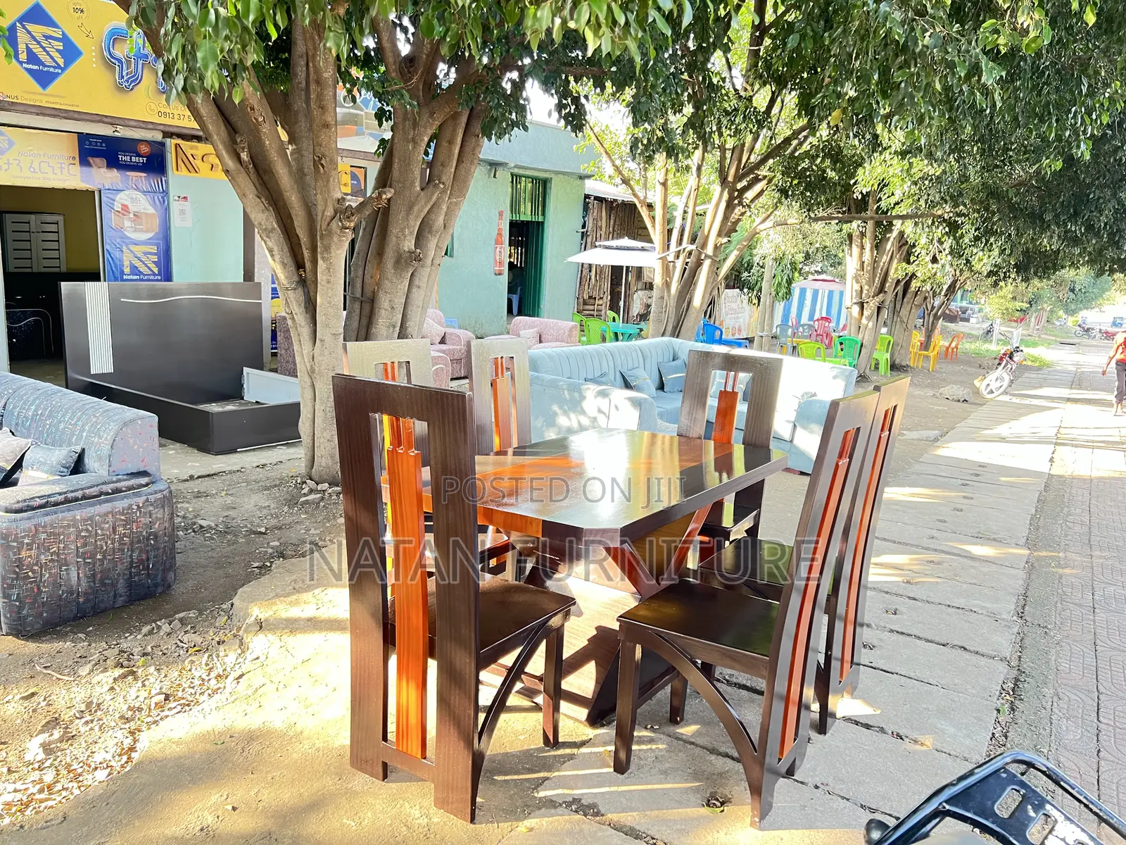 የመመገብያ ጠረዼዛ(Dining Table) Full Set Withe Six Chairs Made