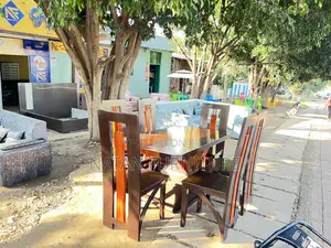 የመመገብያ ጠረዼዛ(Dining Table) Full Set Withe Six Chairs Made