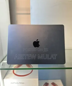 New Laptop Apple MacBook Air 2022 M2 8GB Apple M2 SSD 256GB