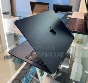 New Laptop Apple MacBook Air 2022 M2 8GB Apple M2 SSD 256GB