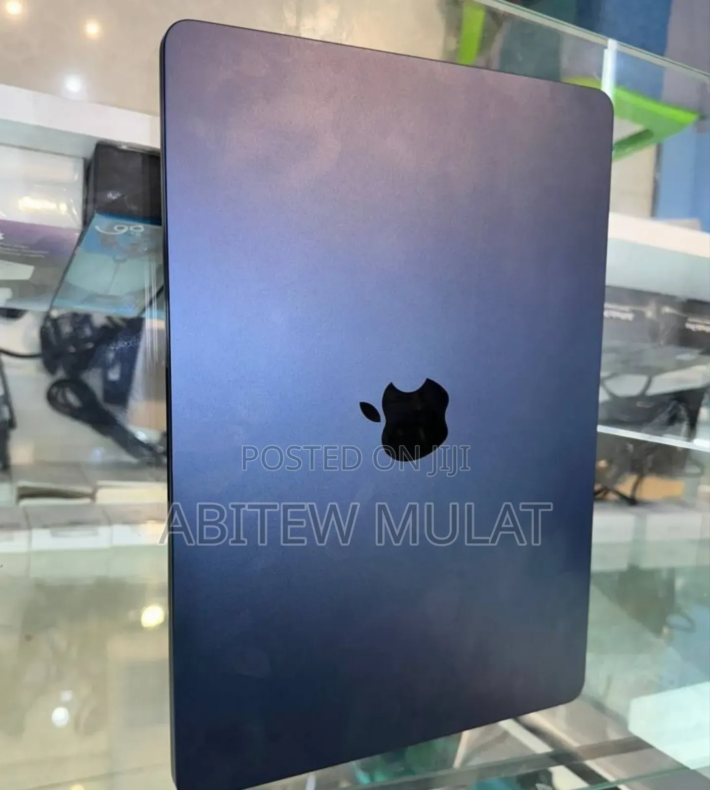 New Laptop Apple MacBook Air 2022 M2 8GB Apple M2 SSD 256GB